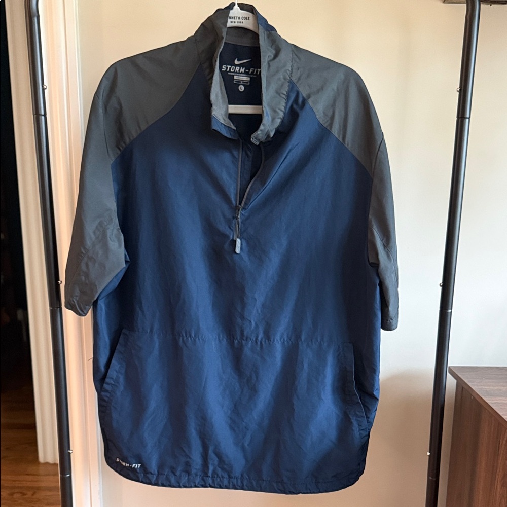 Nike Storm-FIT short sleeve ½-zip pullover (Size L)